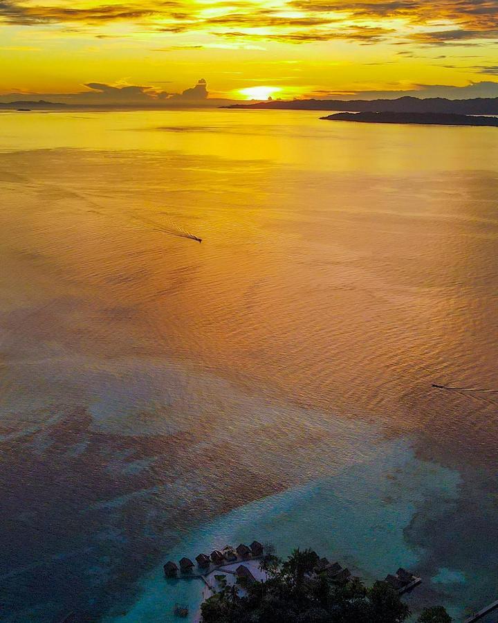 Kri Raja Ampat Bungalows Exteriör bild