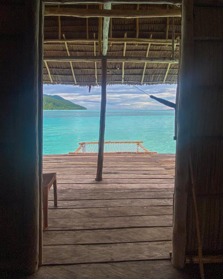 Kri Raja Ampat Bungalows Exteriör bild
